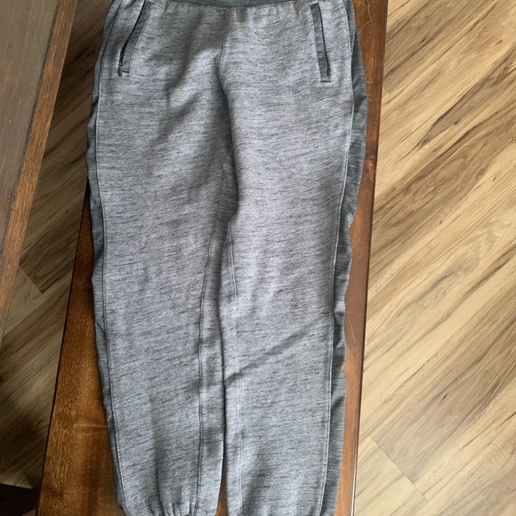Lululemon joggers - Picture 2 of 2